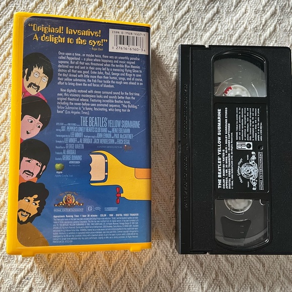 THE BEATES YELLOW SUBMARINE movie VHS tape - Picture 2 of 4